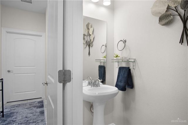 1904 E Ridgeway Circle, Edinburg, TX 78542