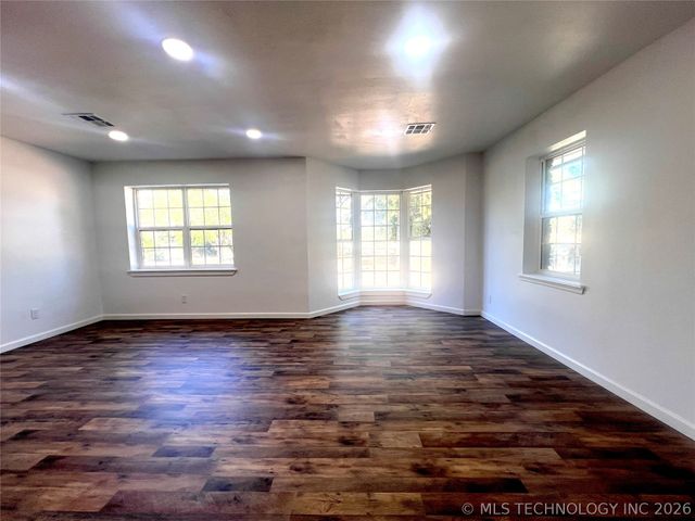 563 W Chambers Road, Mcalester, OK 74501