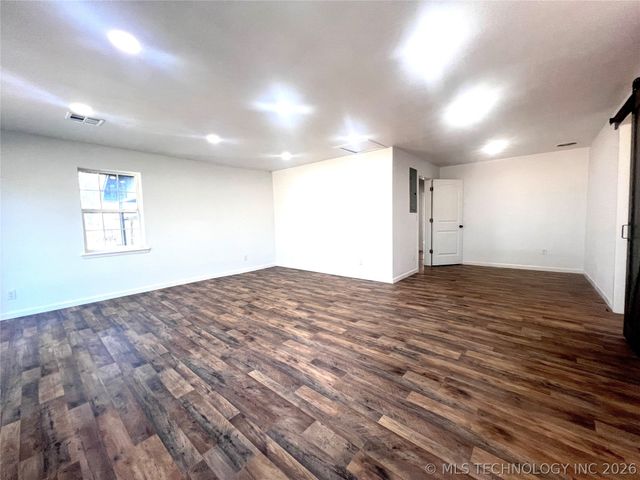 563 W Chambers Road, Mcalester, OK 74501
