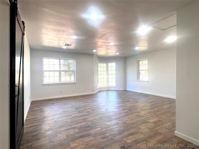 563 W Chambers Road, Mcalester, OK 74501