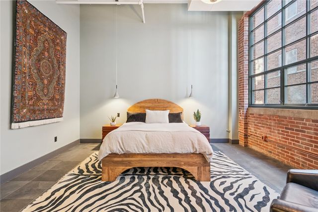 905 3rd Street SE 304, Cedar Rapids, IA 52401