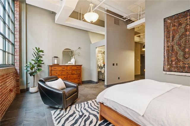 905 3rd Street SE 304, Cedar Rapids, IA 52401