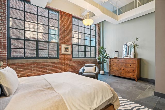 905 3rd Street SE 304, Cedar Rapids, IA 52401