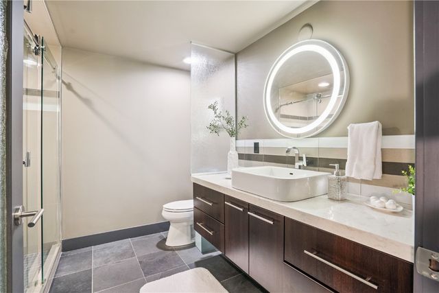 905 3rd Street SE 304, Cedar Rapids, IA 52401