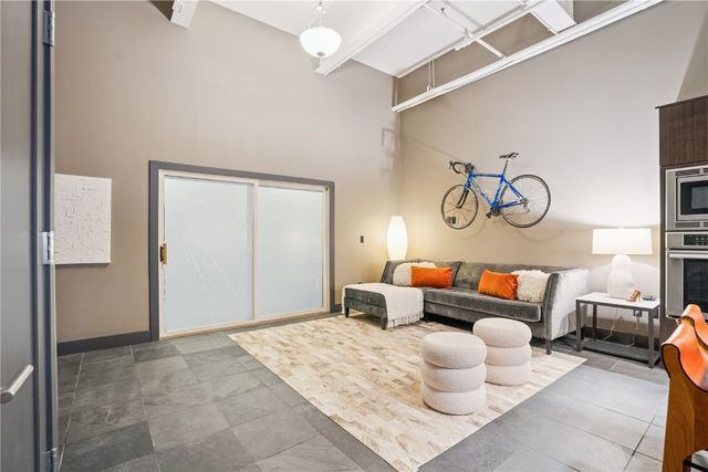 905 3rd Street SE 304, Cedar Rapids, IA 52401