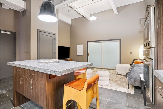 905 3rd Street SE 304, Cedar Rapids, IA 52401