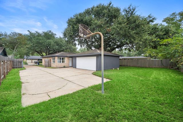 610 Acapulco Village Drive, Humble, TX 77338