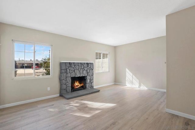 1111 W Avenue J10, Lancaster, CA 93534