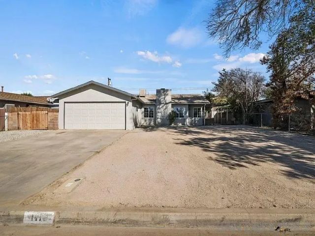 1111 W Avenue J10, Lancaster, CA 93534