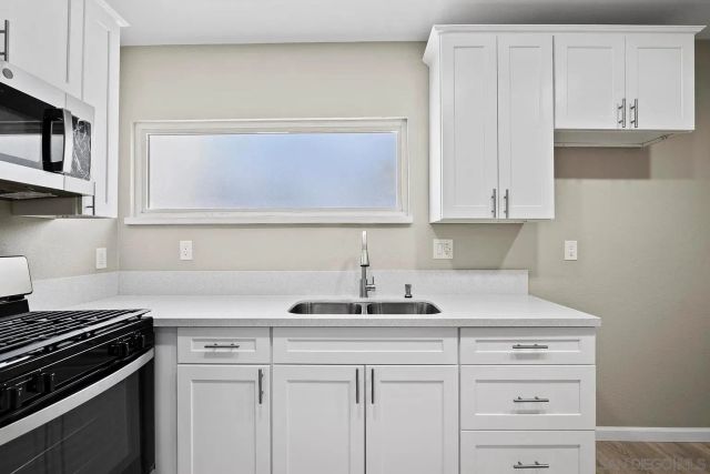 1111 W Avenue J10, Lancaster, CA 93534