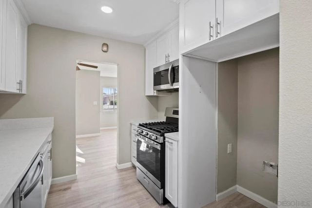 1111 W Avenue J10, Lancaster, CA 93534