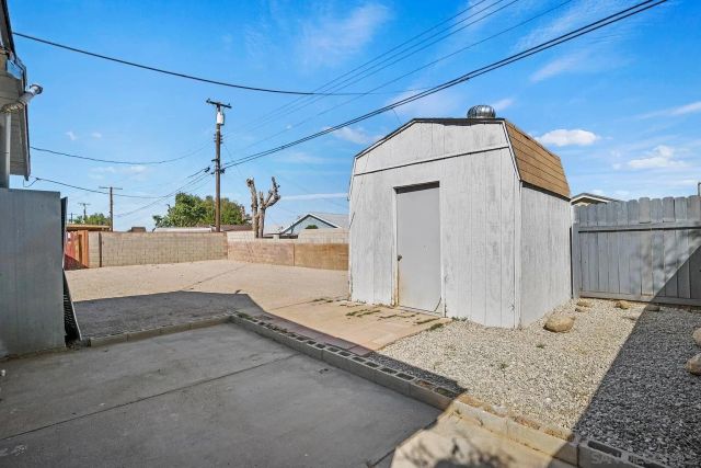 1111 W Avenue J10, Lancaster, CA 93534