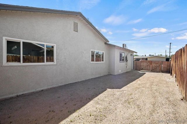 1111 W Avenue J10, Lancaster, CA 93534