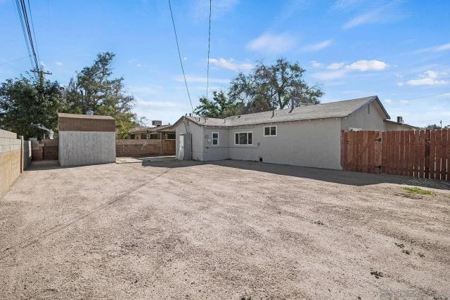 1111 W Avenue J10, Lancaster, CA 93534