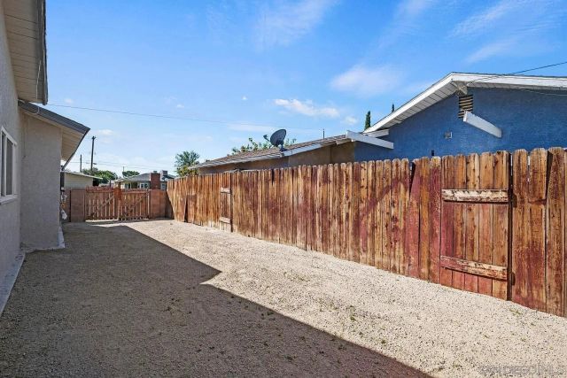 1111 W Avenue J10, Lancaster, CA 93534