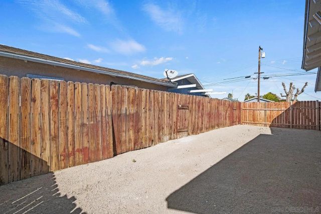 1111 W Avenue J10, Lancaster, CA 93534
