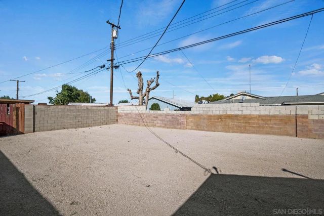 1111 W Avenue J10, Lancaster, CA 93534