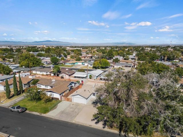 1111 W Avenue J10, Lancaster, CA 93534