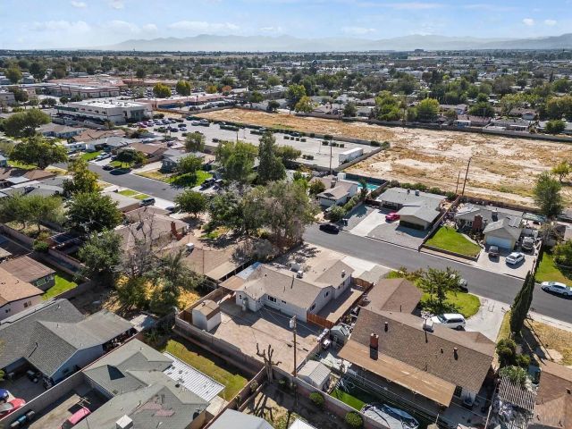 1111 W Avenue J10, Lancaster, CA 93534