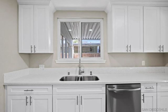 1111 W Avenue J10, Lancaster, CA 93534