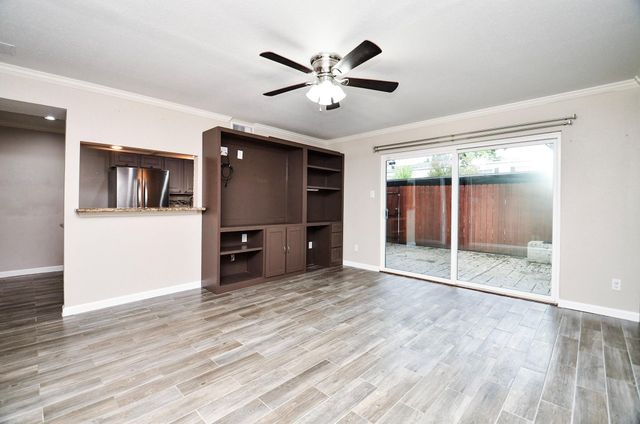 13074 Trail Hollow Drive 3074, Houston, TX 77079