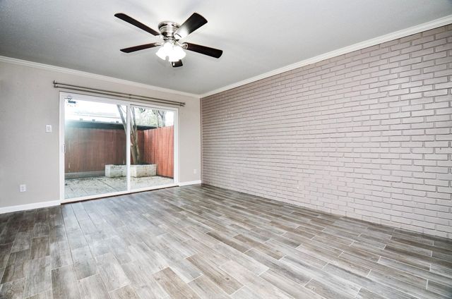 13074 Trail Hollow Drive 3074, Houston, TX 77079