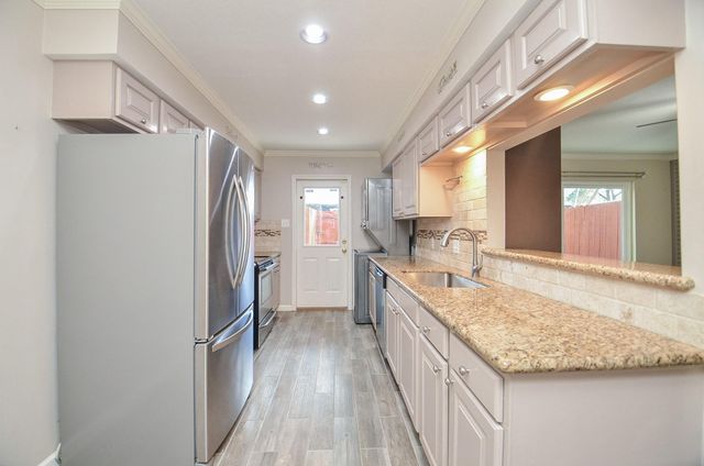 13074 Trail Hollow Drive 3074, Houston, TX 77079