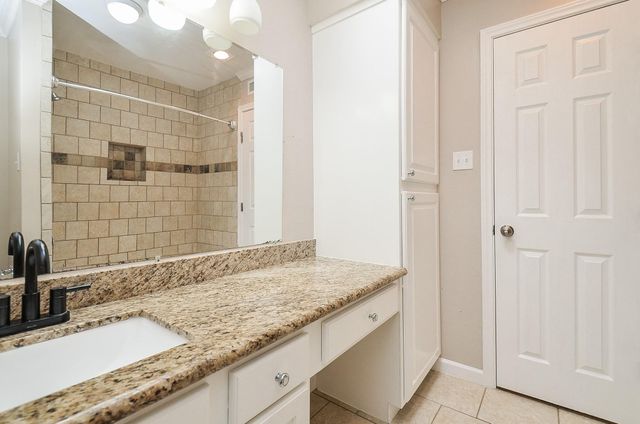 13074 Trail Hollow Drive 3074, Houston, TX 77079