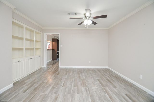 13074 Trail Hollow Drive 3074, Houston, TX 77079