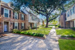 13074 Trail Hollow Drive 3074, Houston, TX 77079