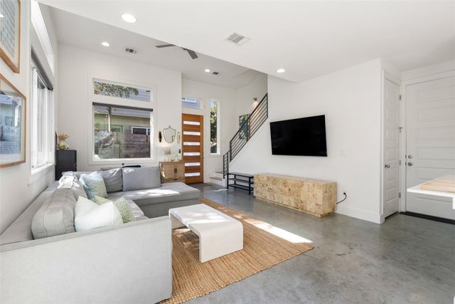 402 El Paso ST B, Austin, TX 78704