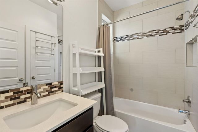 402 El Paso ST B, Austin, TX 78704