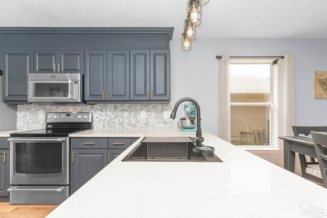 1512 Galvin Ave, Pensacola, FL 32526