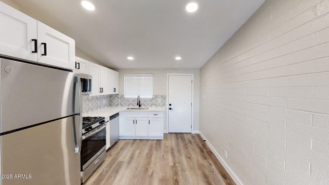 1011 E AMELIA Avenue, Phoenix, AZ 85014