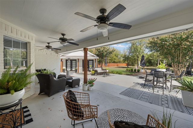 11209 Tree Lake Drive, Waco, TX 76708