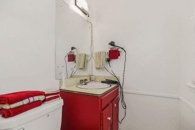 11605 E 78TH Street, Raytown, MO 64138