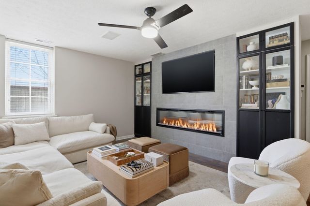 2035 Rhettsbury Street, Carmel, IN 46032