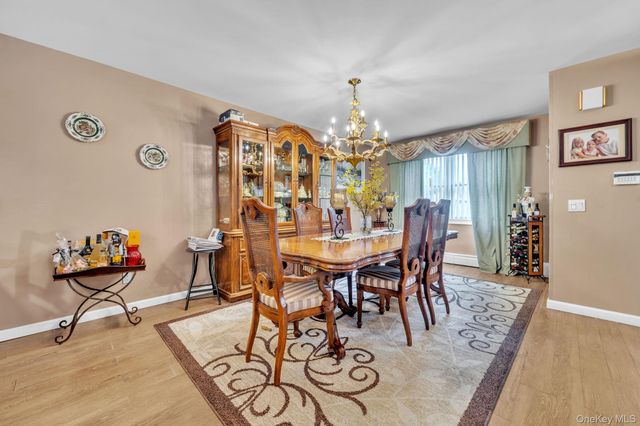 4382 New York Ave, Island Park, NY 11558