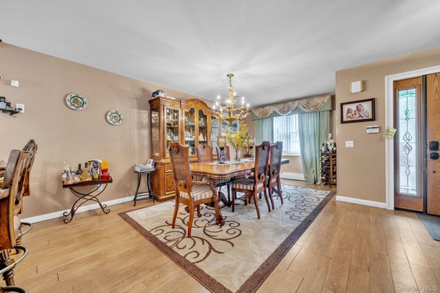 4382 New York Ave, Island Park, NY 11558
