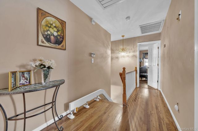 4382 New York Ave, Island Park, NY 11558