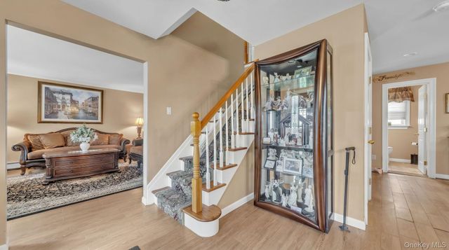 4382 New York Ave, Island Park, NY 11558