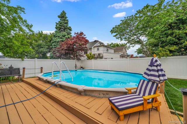 4382 New York Ave, Island Park, NY 11558