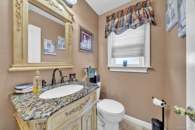 4382 New York Ave, Island Park, NY 11558