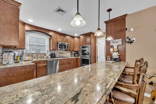 4382 New York Ave, Island Park, NY 11558