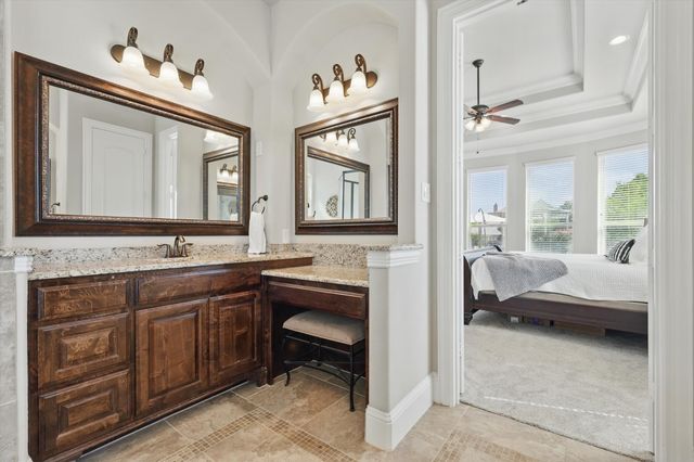 130 Hawk Crest Lane, Double Oak, TX 75077
