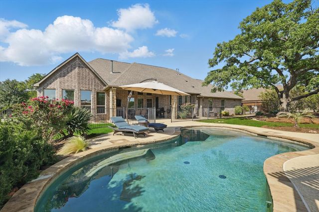 130 Hawk Crest Lane, Double Oak, TX 75077