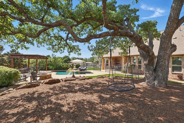 130 Hawk Crest Lane, Double Oak, TX 75077