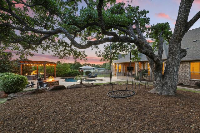 130 Hawk Crest Lane, Double Oak, TX 75077