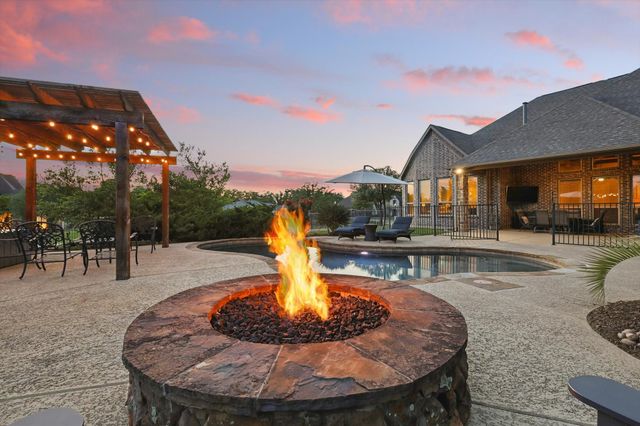 130 Hawk Crest Lane, Double Oak, TX 75077