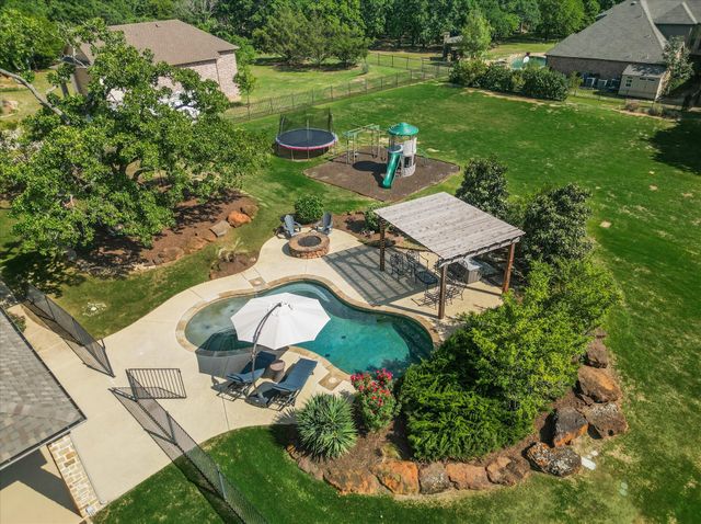 130 Hawk Crest Lane, Double Oak, TX 75077